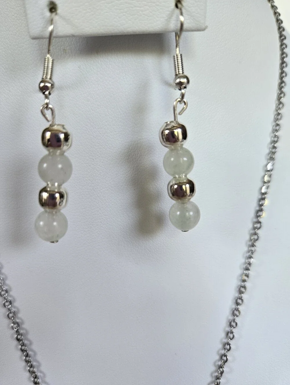N-136-Silver Tone Green Crystal Pendant Necklace and Earrings Set